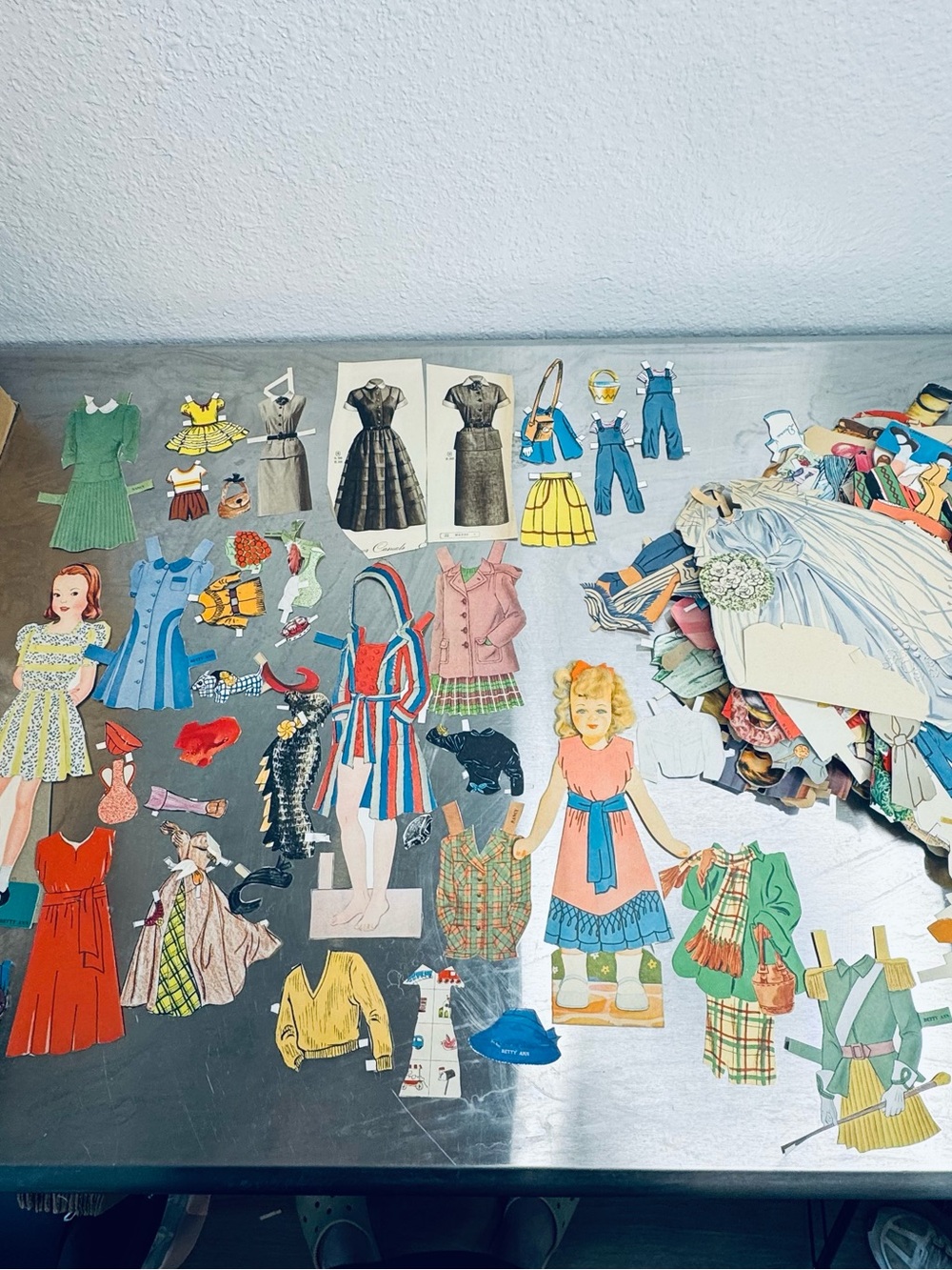 Vintage 50s HUGE 300 + pc Paper Doll Lot